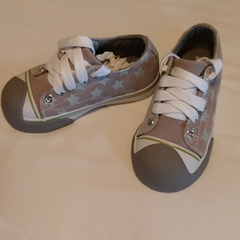 Morgan & Milo GREY STARS suede star sneakers
